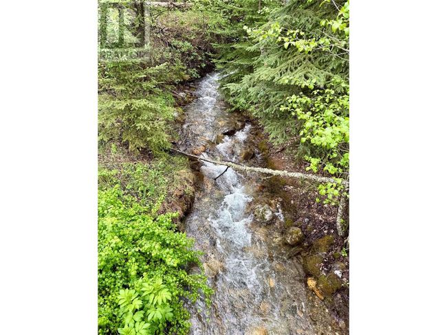 5888 Lazy Lake Rd, Home with 4 bedrooms, 2 bathrooms and null parking in Wasa BC | Image 28