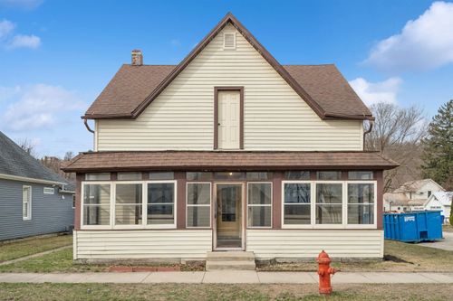 332 N 1st St, Guttenberg, IA, 52052 | Card Image