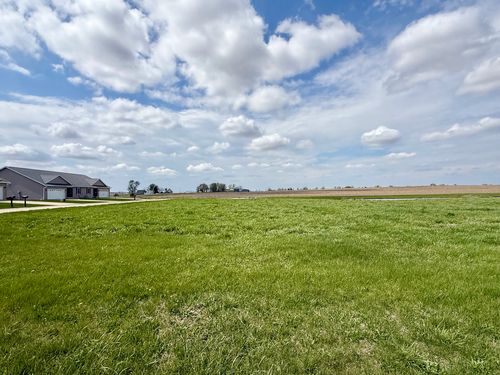 218 N Pointe Dr, Gifford, IL, 61847-9564 | Card Image