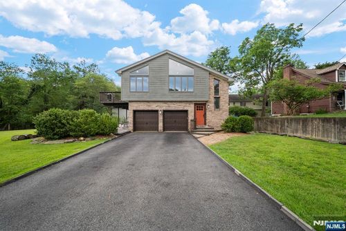 115 Zotti Ave, Old Tappan, NJ, 07675-7410 | Card Image