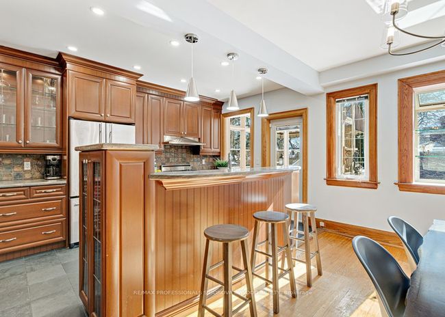 117 Colbeck St, House other with 4 bedrooms, 2 bathrooms and 1 parking in Toronto ON | Image 8