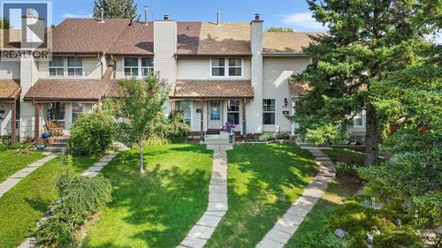 67 Woodhill Crt Sw, Calgary, AB, T2W3P1 | Card Image