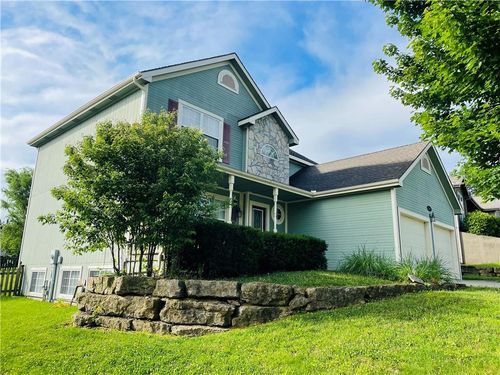 3809 Clayton Dr, Leavenworth, KS, 66048-6546 | Card Image