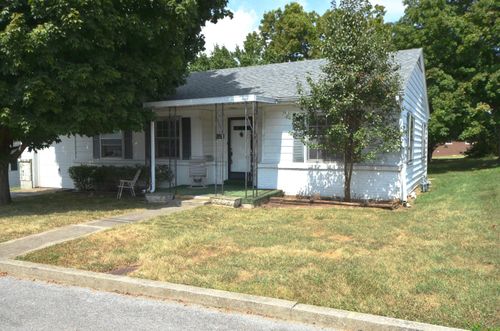 351 Bacon Ct, Harrodsburg, KY, 40330-1105 | Card Image