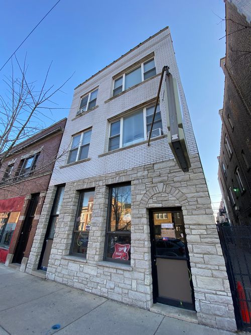 2f-1013 N Western Ave, Chicago, IL, 60622-4014 | Card Image