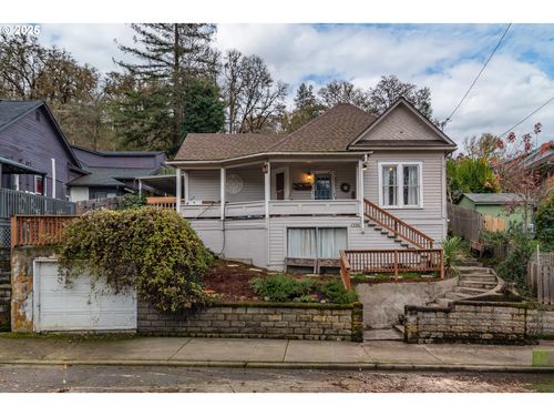 1335 Se Lane Ave, Roseburg, OR, 97470-3915 | Card Image