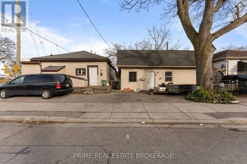 477 Horton St, London, ON, N6B1M4 | Card Image