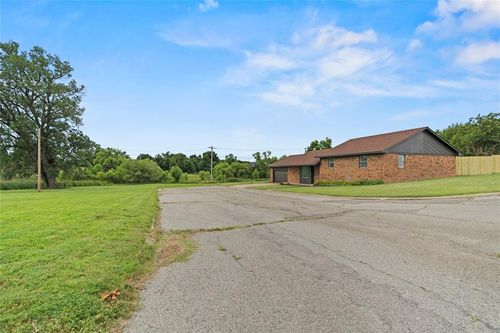 711 Villa Pl, Watonga, OK, 73772-1418 | Card Image