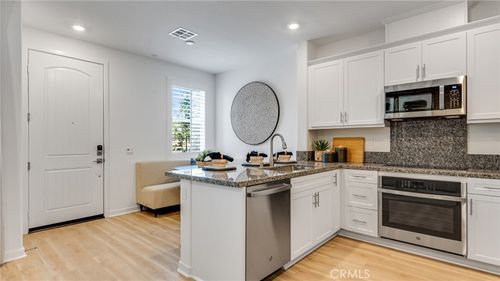 2811 E Schumacher Paseo, Ontario, CA, 91762-7456 | Card Image
