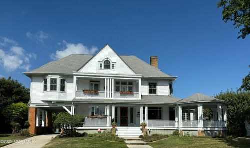 211 Cedar Ave, Allenhurst, NJ, 07711-1105 | Card Image