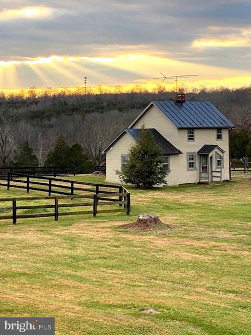 9415 Lee Hwy, WARRENTON, VA, 20186-7513 | Card Image