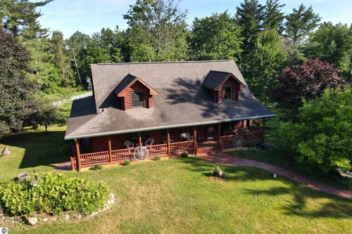 8100 Hodge Rd, Kingsley, MI, 49649-9632 | Card Image