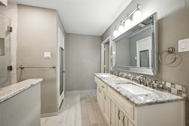 1923 Camden Way, House other with 3 bedrooms, 2 bathrooms and null parking in Carrollton TX | Image 26