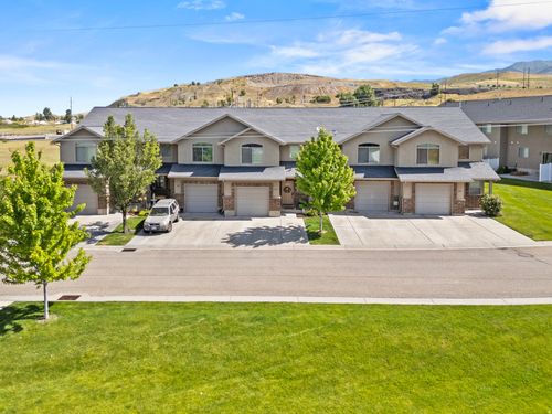 227 E 700 N, Smithfield, UT, 84335-6761 | Card Image