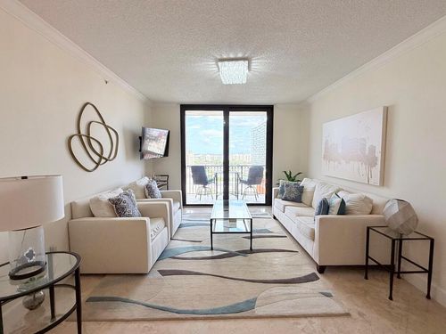apt-1004-651 Okeechobee Blvd, West Palm Beach, FL, 33401-6037 | Card Image