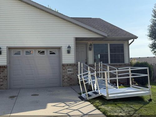 1042 Primrose Lane, Fond Du Lac, WI, 54935 | Card Image