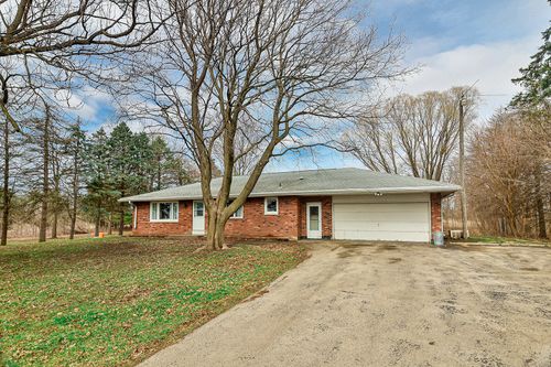 16616 E Crill Rd, MONROE CENTER, IL, 61052-9724 | Card Image
