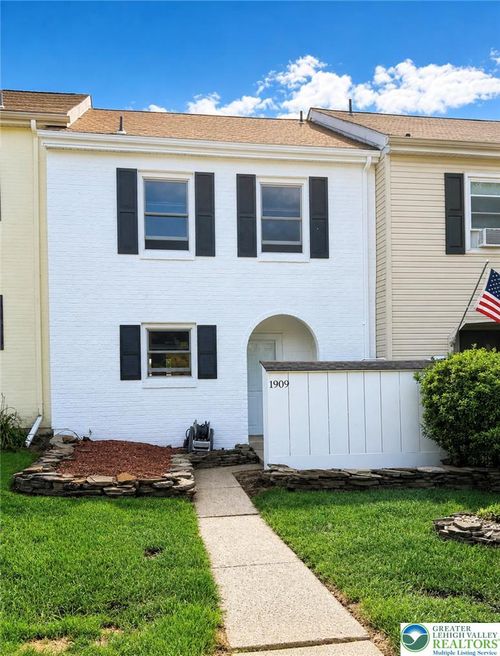 1909 Cricklewood Cove, Upper Macungie Twp, PA, 18051 | Card Image