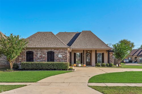 200 Roanoke Cir, Benton, LA, 71006-1200 | Card Image