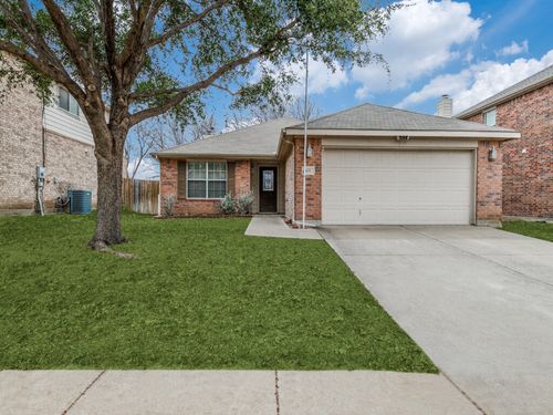 632 Condor Trl, Saginaw, TX, 76131-8825 | Card Image