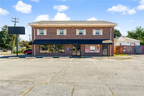 1690 W Shore Rd, Warwick, RI, 02889-4915 | Card Image