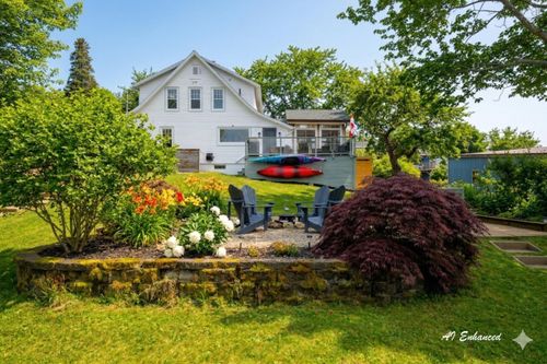103 Granite St, Chester, NS, B0J1J0 | Card Image