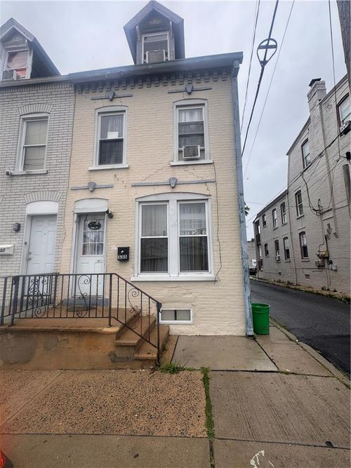 335 N 14th St, Allentown, PA, 18102-5612 | Card Image