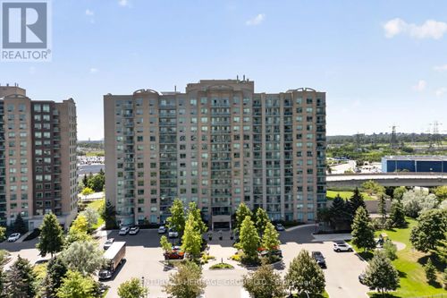 1017-39 Oneida Cres, Richmond Hill, ON, L4B4T9 | Card Image
