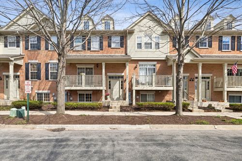 77 Lee Ct, Winfield, IL, 60190 | Card Image