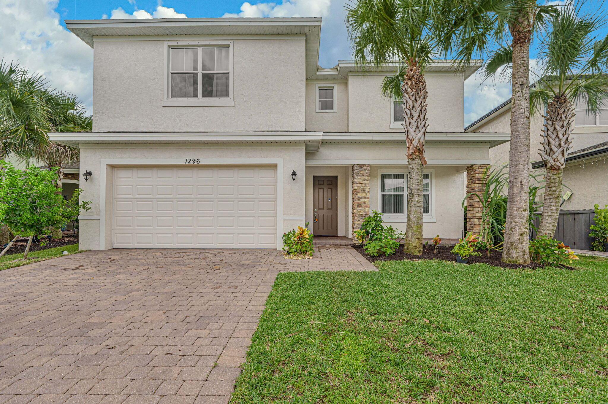 Leonardo Cir, Port Saint Lucie, FL 34986