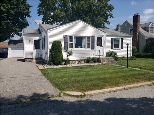 5 Cass St, Lincoln, RI, 02865-2040 | Card Image