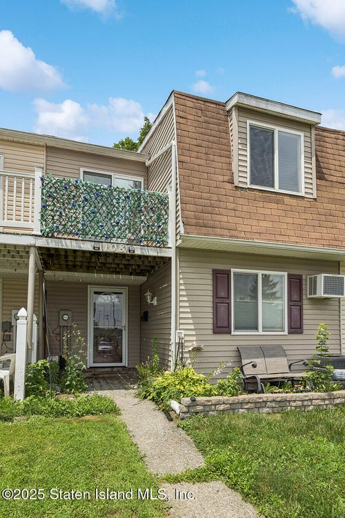 108 Chrystal Drive, Out of Area, NY, 00000 | Card Image