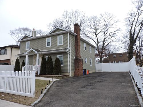 9 Bainbridge St, Roosevelt, NY, 11575-2402 | Card Image