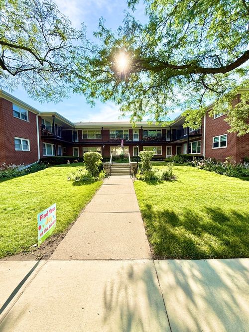 4-720 N Western Ave, Park Ridge, IL, 60068-2550 | Card Image