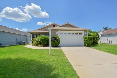 2572 Berrington Loop, House other with 3 bedrooms, 2 bathrooms and null parking in THE VILLAGES FL | Image 1