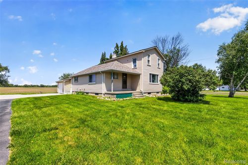 5660 Tittabawassee Rd, Saginaw, MI, 48604-9442 | Card Image