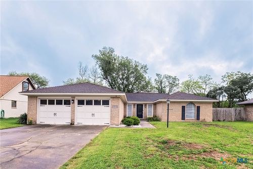 304 Sherwood Dr, Victoria, TX, 77901-4738 | Card Image