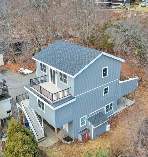 9 & 11 Helens Way, Gloucester, MA, 01930-1864 | Card Image