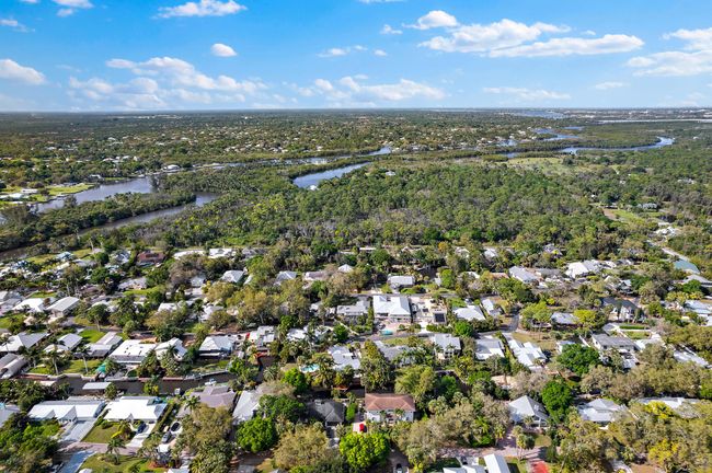 556 Sw Rustic Cir, House other with 3 bedrooms, 2 bathrooms and null parking in Stuart FL | Image 79