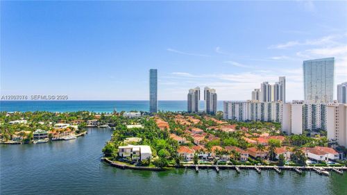 18d-19667 Turnberry Way, Aventura, FL, 33180-2515 | Card Image