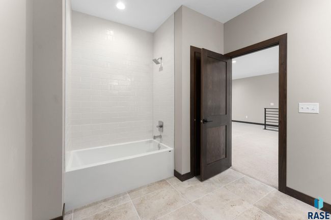8619 W Shoreline Pl, Townhouse with 3 bedrooms, 3 bathrooms and null parking in Sioux Falls SD | Image 19