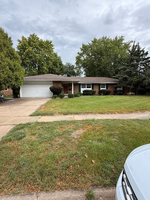 2355 Coach And Surrey Ln, Aurora, IL, 60506-4411 | Card Image