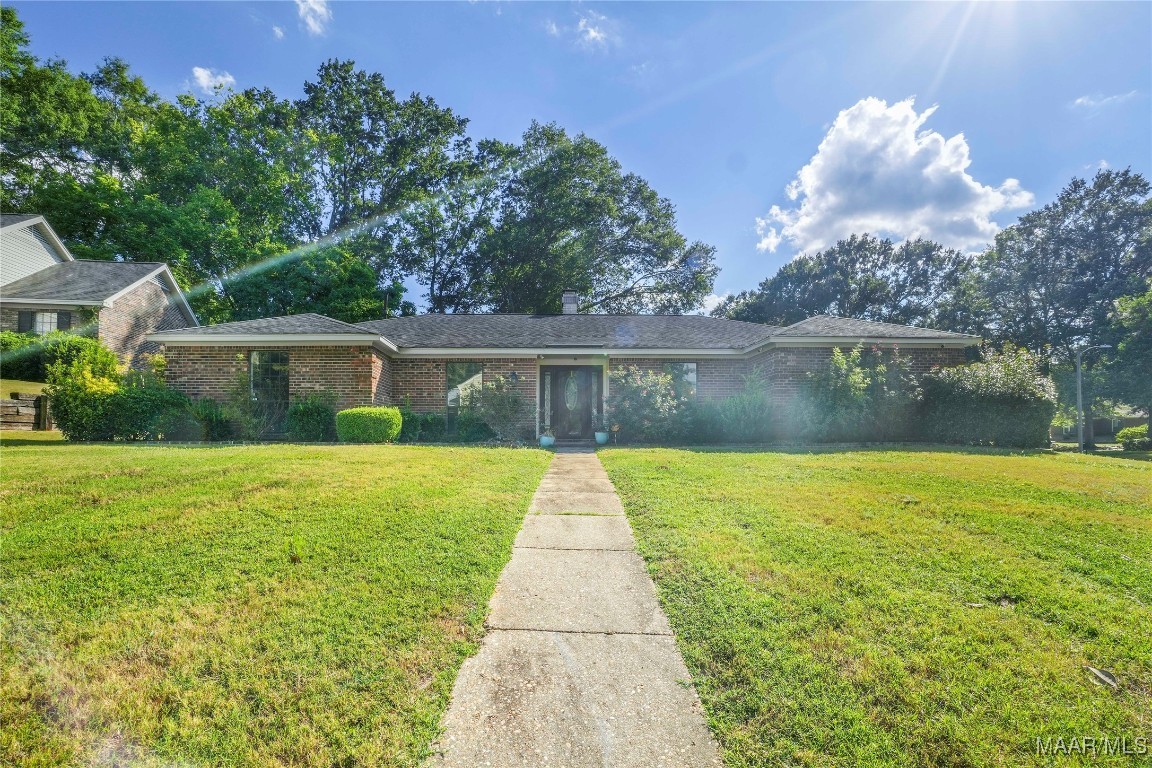 Fox Hollow Rd, Montgomery, AL 36109