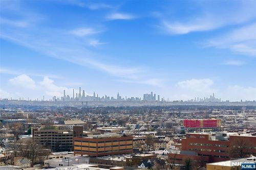 160 Overlook Ave, Hackensack, NJ, 07601-2207 | Card Image