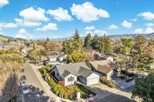 2004 Oak Cir, Yountville, CA, 94599-1372 | Card Image