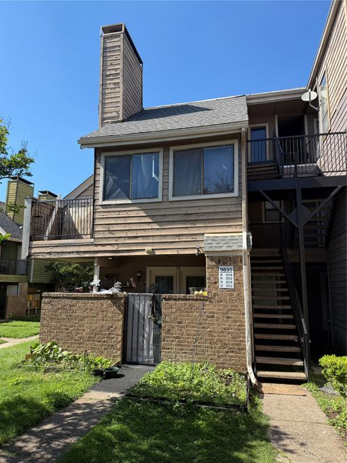 204-9835 Walnut St, Dallas, TX, 75243-8869 | Card Image