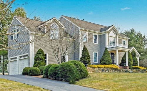 51 Farmside Dr, Pembroke, MA, 02359-1726 | Card Image