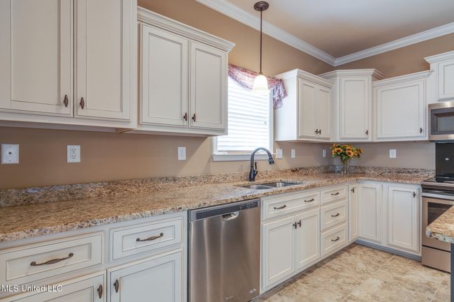 Kitchen | Image 11