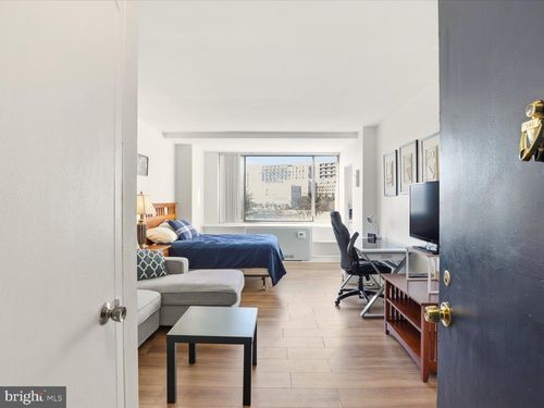 apt-646-1111 Arlington Blvd, ARLINGTON, VA, 22209-3221 | Card Image