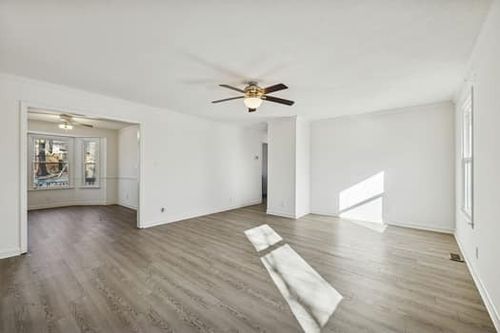 215 Pine Mountain Rd, Clarksville, TN, 37042-5220 | Card Image